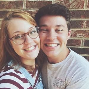 Meet your Posher, Carrie